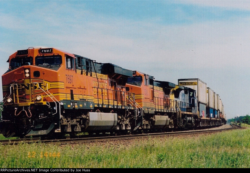 BNSF 7697 West